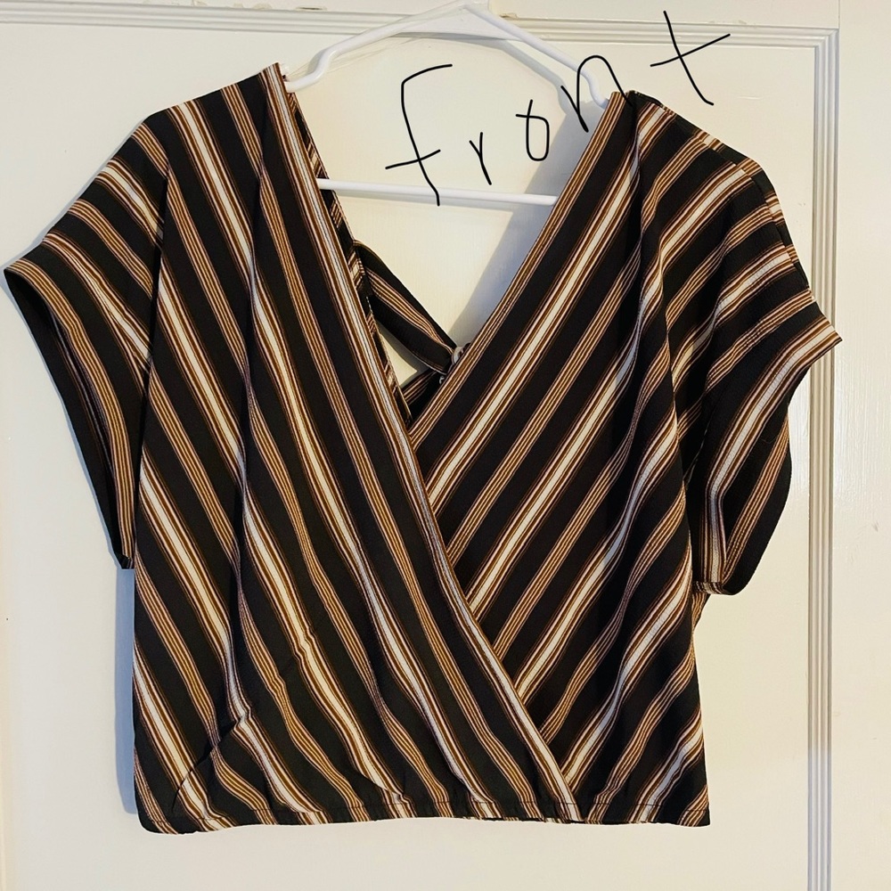 Exhilaration blouse. New with tags. Size Medium.